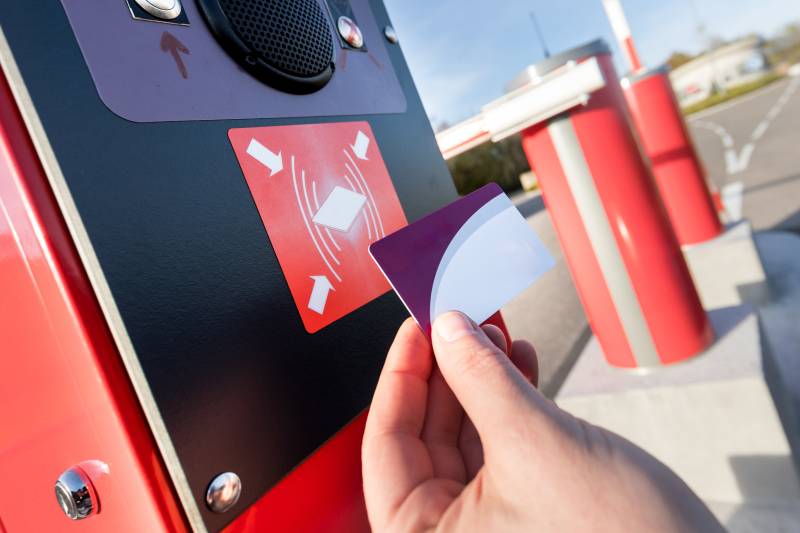 Électricien pour l’installation de lecteurs de badge pour professionnels situés proche de Lisieux 14