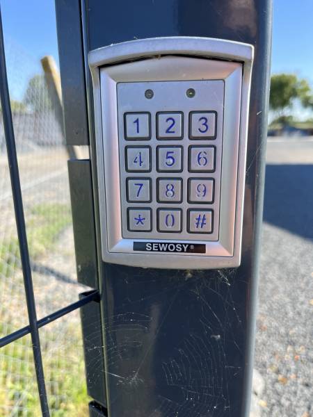 Installation de digicodes pour endroits publics et privés à Cormeilles et ses alentours.